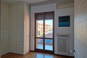 TRILOCALE con BALCONE e CANTINA