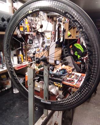 Ruota anteriore bici corsa