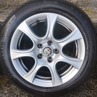 4 cerchi Alfa Romeo con gomme 4S + 4 gomme estive