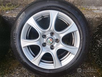 4 cerchi Alfa Romeo con gomme 4S + 4 gomme estive