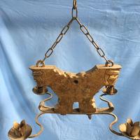 Lampadario in legno e ferro