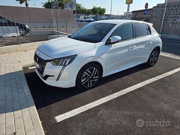 Peugeot 208 automatica