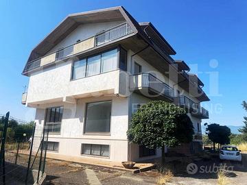 Stabile/Palazzo Bisignano [Cod. rif 3245265VCG]