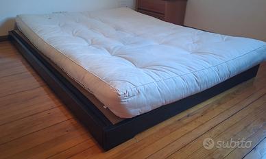 Letto giapponese completo di tatami e futon