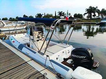 Gommone 7 metri f. t. mercury 150 cv con carrello