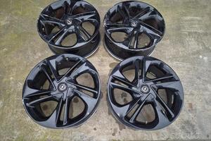 Cerchi In Lega Da 17" Per Opel Corsa E - D