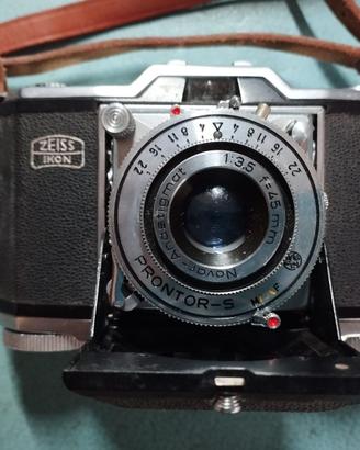 Macchina fotografica da collezione