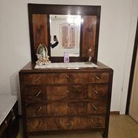 Casettiera con specchio