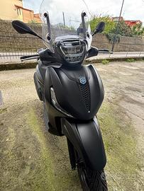 Piaggio Beverly 400 Deep Black – Aprile 2024