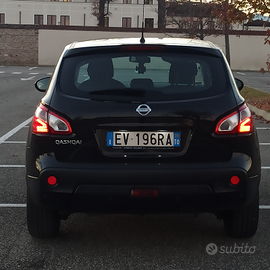 Con impianto stereo da discoteca