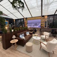 Stock mobili usati una volta evento