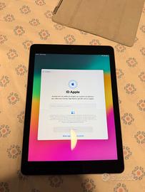 iPad 6ª Generazione 128 GB completo di accessori