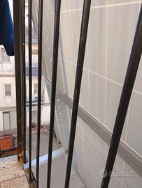 struttura in alluminio fotovoltaico da balcone 