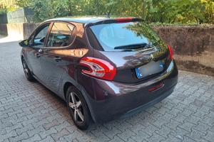 Peugeot 208 2012