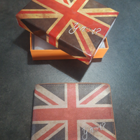 Portafoglio nuovo inglese