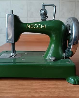 Mini macchina x cucire necchi