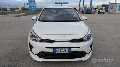 1.0 t-gdi mhev Style 100cv imt
