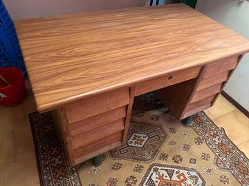 Cattedra scuola anni 50/60. 80x80x140