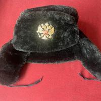 Cappello invernale pelliccia unisex con stemma
