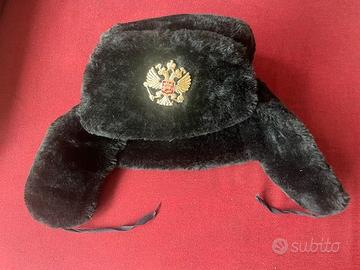 Cappello invernale pelliccia unisex con stemma