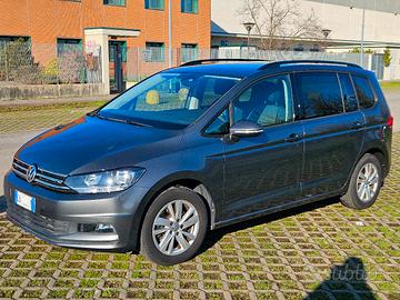 🚗 Volkswagen Touran 1.5 TSI EVO DSG Business 7 P