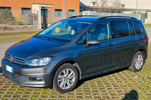 🚗 Volkswagen Touran 1.5 TSI EVO DSG Business 7 P
