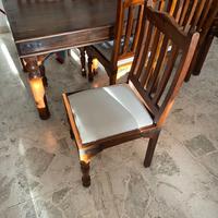 Tavolo con 6 sedie+credenza+vetrina