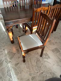 Tavolo con 6 sedie+credenza+vetrina