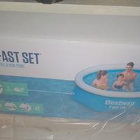 piscina tonda +pompa mai usata 