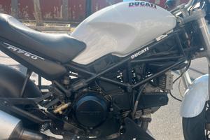Ducati monster 750 2000