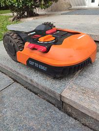 Robot tagliaerba