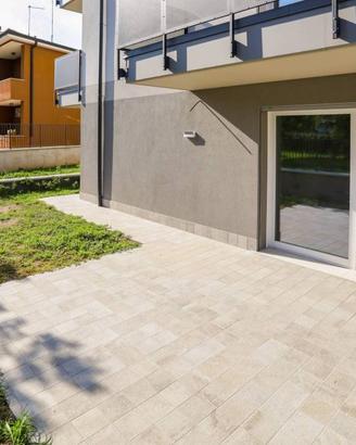Appartamento di 149 m² con 4 locali e box auto a V