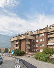 AMPIO GARAGE di comodi accessi e ampie corsie