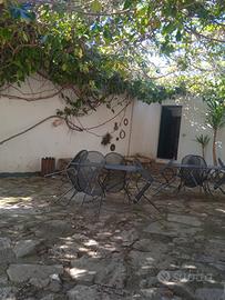 Luglio in masseria tra i calanchi e il mare