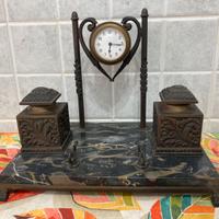 Vecchio Calamaio marmo/bronzo con orologio veglia