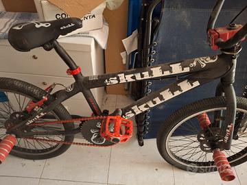 biciclette uno per ragazzo,unaltra per bimbo⁰