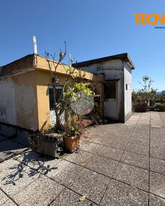 2 LOCALI A LA SPEZIA