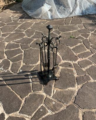 Set accessori da camino in ferro battuto