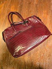 Borsa Obsel: rossa effetto coccodrillo