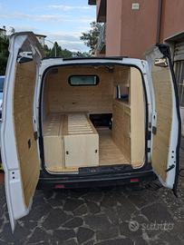 NV200 Autocarro con allestimento amovibile