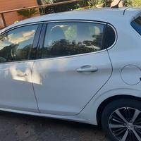 Pegeout 208 2018 carrozzeria da aggiustare