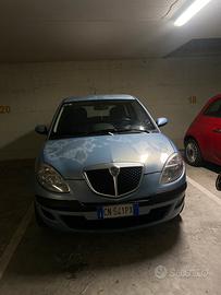 Lancia y