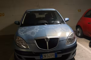 Lancia y