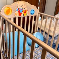 Lettino con sponde in legno