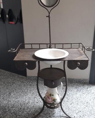 Toilette in ferro battuto  anni 50