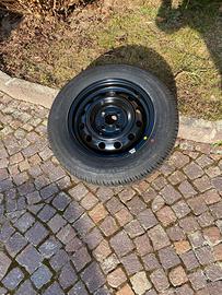 Pneumatico con cerchio