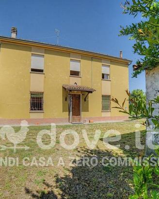 Casa indipendente di 476 m² con più di 5 locali a 