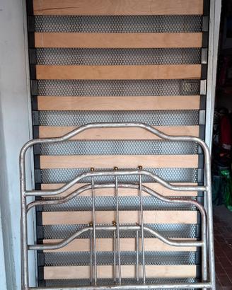 Letto singolo con rete e doghe