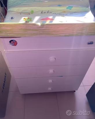 Lettino+materasso+cuscino+cassettiera con fasciato