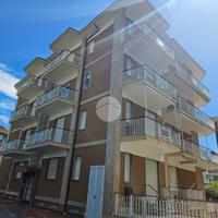 4 LOCALI A DIANO MARINA